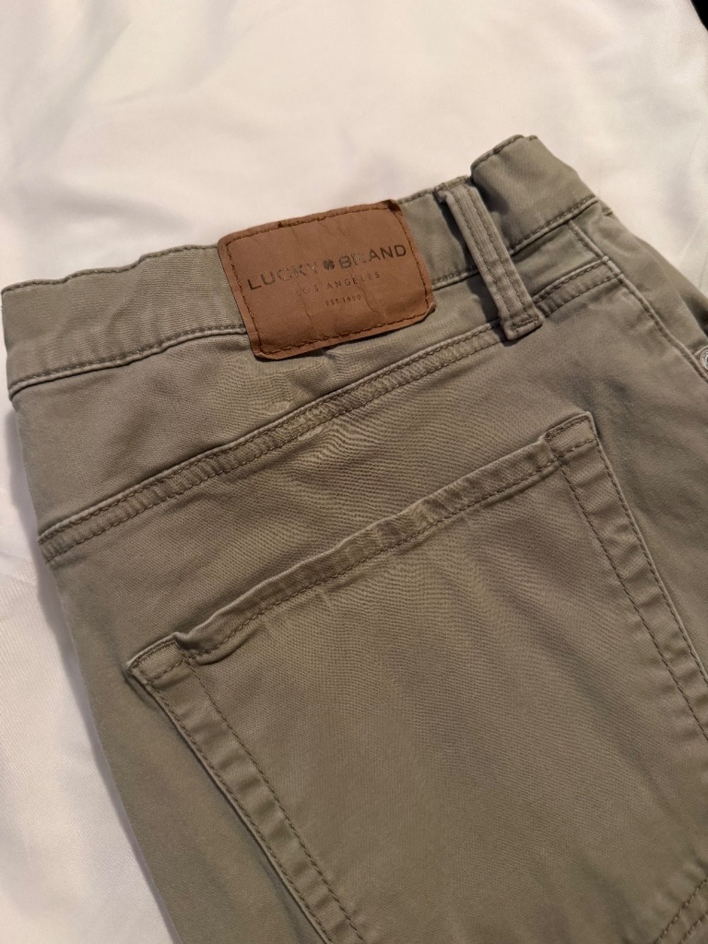 Lucky Brand Jeans 223 Straight